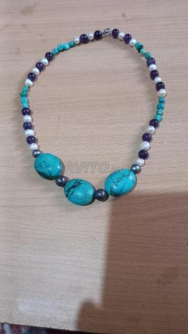 عقد قديم جدا من احجار كريمة طبيعية