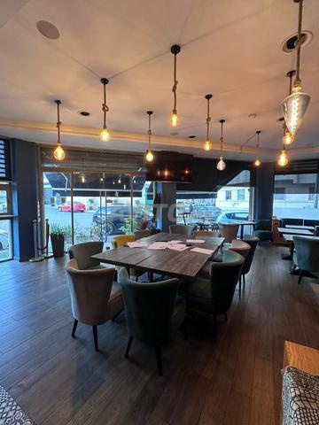 مقهى ومطعم مجهز للإيجار بوركون