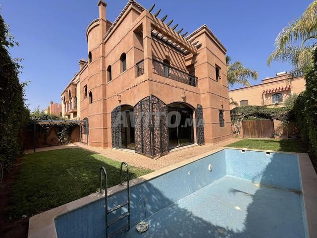 Villa à Vendre avec piscine privée à Targa