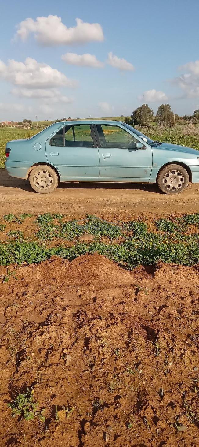 السيارة موجودة في مدينة تيفلت