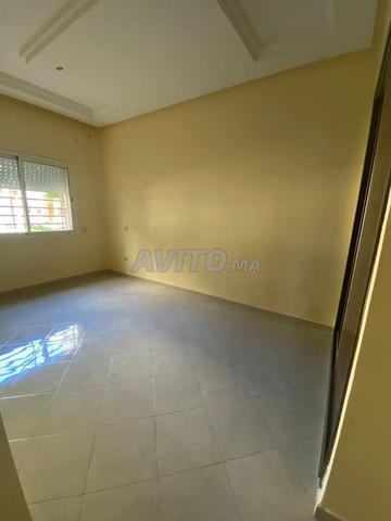 شقة مشمسة للإيجار الشهري