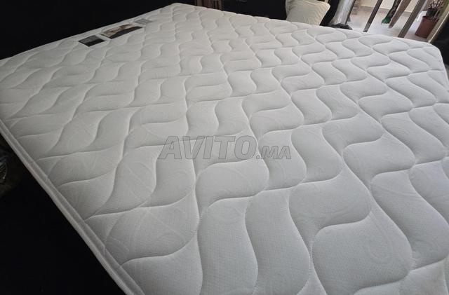 Matelas lit double 160x200cm Simmons
