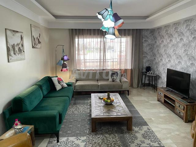 شقة رائعة مع مسبح ومساحة خضراء