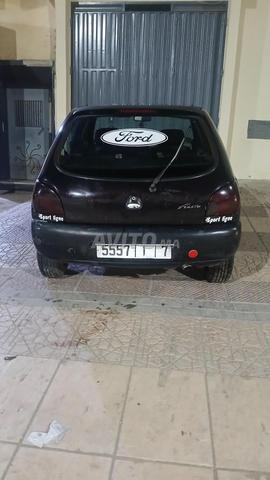 Voiture propre Ford économique possible reprise - 2