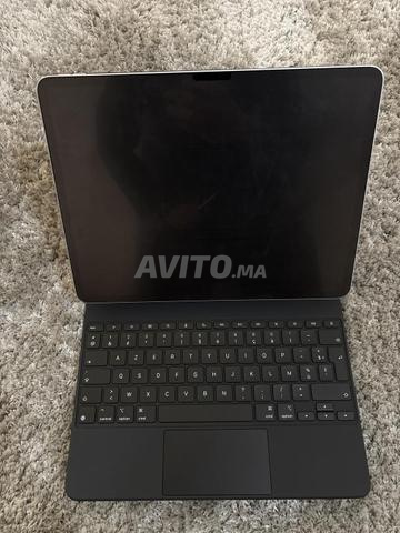 ايباد اير m3 13 بوصة و Magic Keyboard