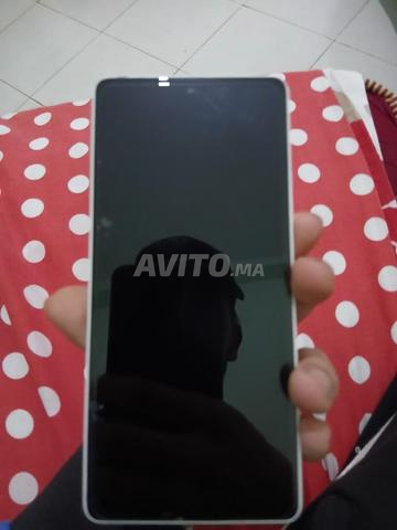 REDMI NOTE 13 5G TRES BON ETAT