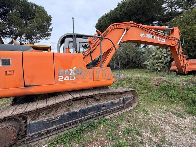 جرافة هيتاشي موديل 2003 ديوان 2026.