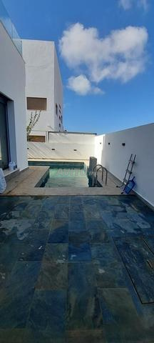 فيلا عالية المستوى مع مسبح