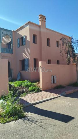 Villa spacieuse semi finie avec 3 jardins à Targa