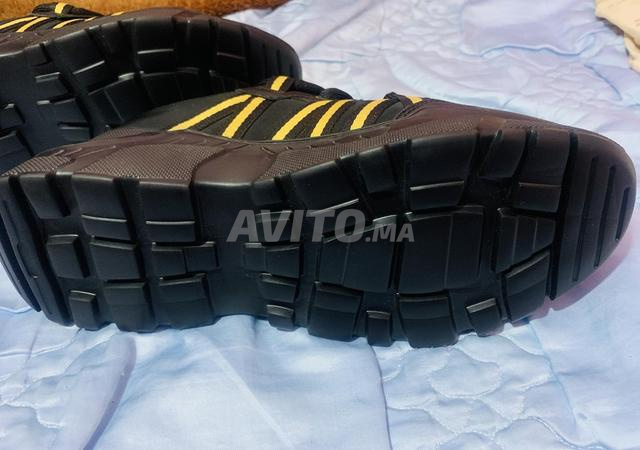 أحذية رياضية فيرزاتشي جينز كوتور سوداء ذهبية جديدة - 2