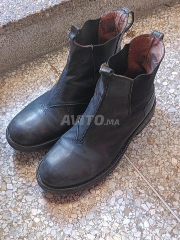 حذاء جلد مستعمل في حالة جيدة 43