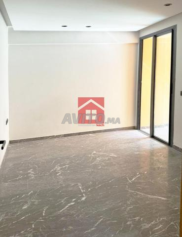 المنزل المزدوج الحديث مع طابق مفتوح للإيجار شهريا