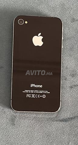 هاتف apple 4 في حالة جيدة موديل 2010
