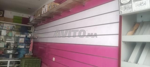 Trois matelas avec leurs équipements