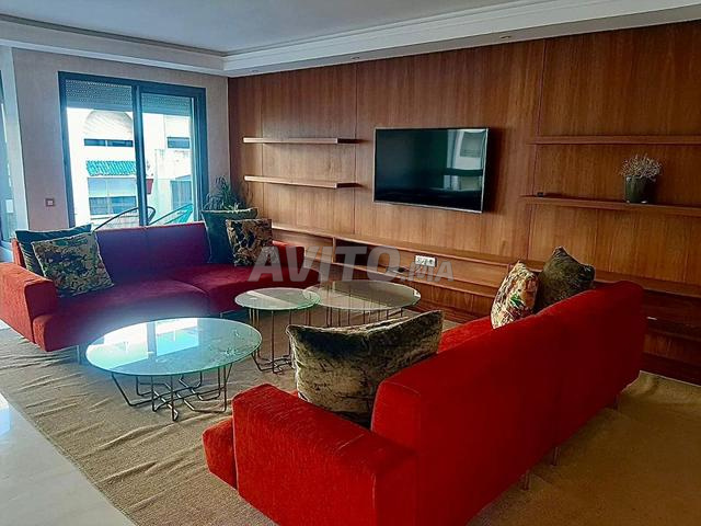 شقة حديثة للإيجار في راسين مع تراس