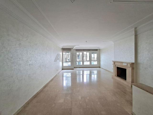 شقة للإيجار 168 متر مربع مع مدفأة في Racine