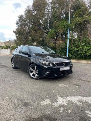 Peugeot 308 modèle 2021 très bon état