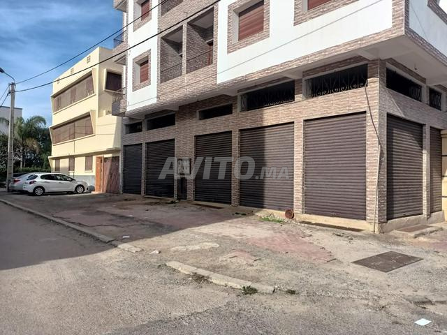 Magasin 2 façades en location à Rabat