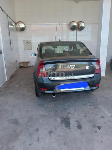 Voiture Dacia en très bon état