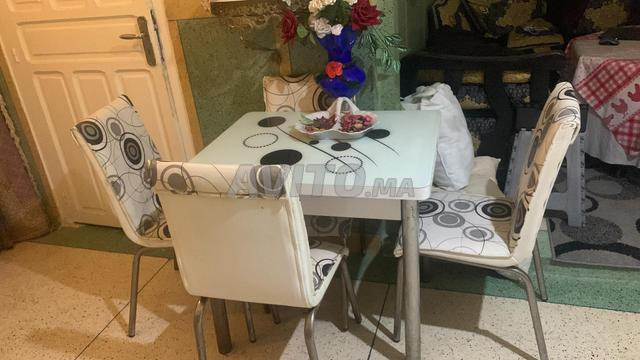 غرفة طعام للبيع 4 أشخاص