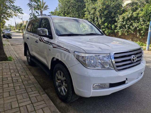 لاند كروزر HDJ200 V8 ديزل