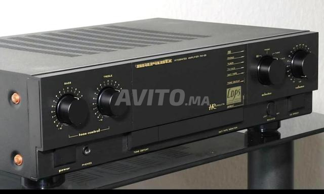 Amplificateur stéréo intégré Marantz PM-25. - 2