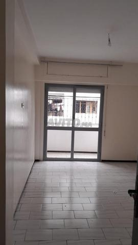 شقة في الطابق الأول 80 متر مربع آمنة عائلية شارع روداني