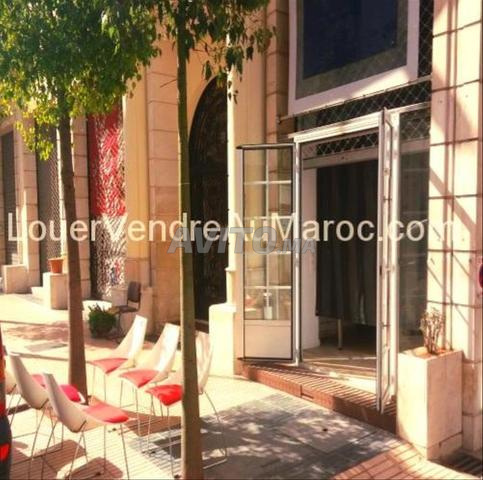À VENDRE MAGASIN AVEC APPARTEMENT Q PALMIERS