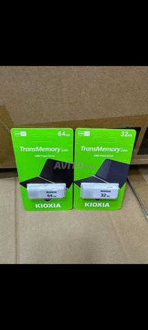 Cartes mémoire Kingston et clés USB originales, diverses capacités