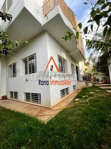 فيلا للبيع في حي الرياض