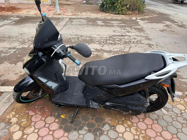 Moto Kymko plaque petite à un prix convenable