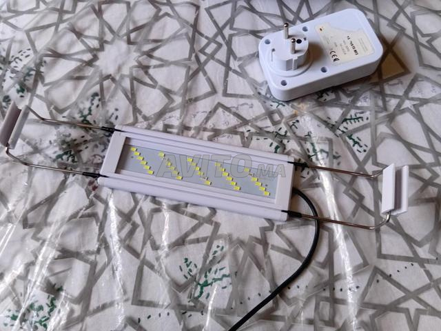 Éclairage LED et prise de contrôle automatique 35cm-20cm