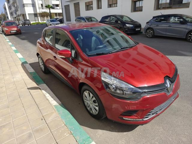 Clio 1ère main peu KM