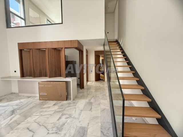 Duplex 2 CH avec salle de sport a louer CFC