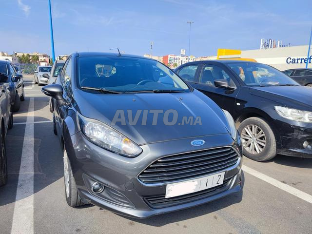 Voiture propre à vendre, bienvenue à ceux qui veulent acquérir