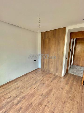 ستوديو فارغ جديد للإيجار في حي فرانس فيل - 2