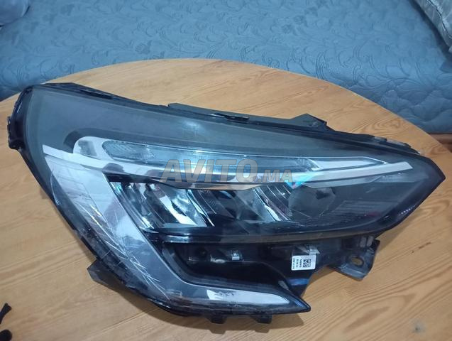 فانوس ومرآة أمامية يمين كليو 5 موديل 2022