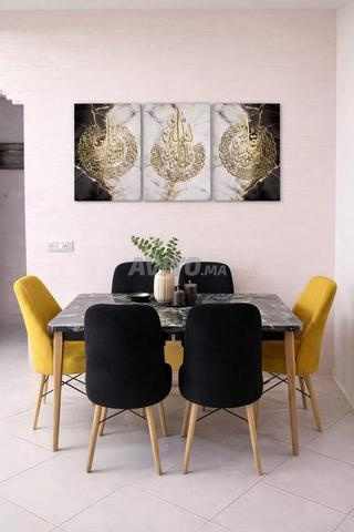 Salle à manger élégante en excellent état