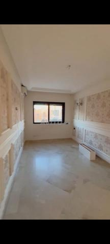 Appartement excellent à vendre à Hay Charaf sur la rue principale