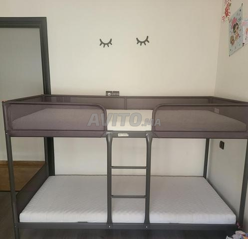 سرير بطابقين مع 2 مراتب