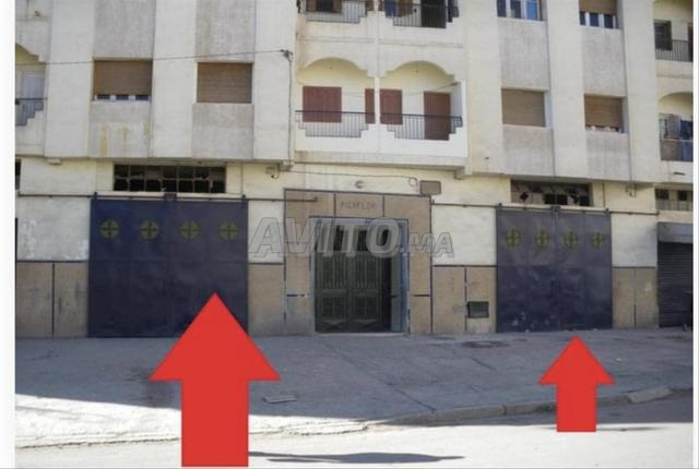 محل تجاري كبير للبيع