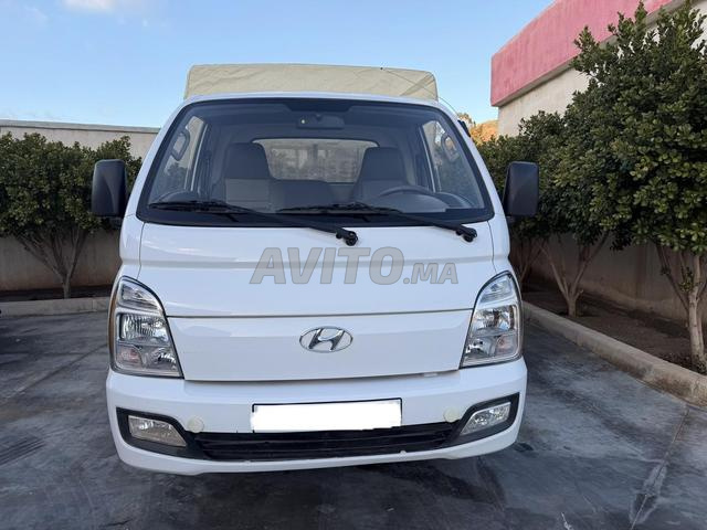 هيونداي H100 شاحنة مسطحة