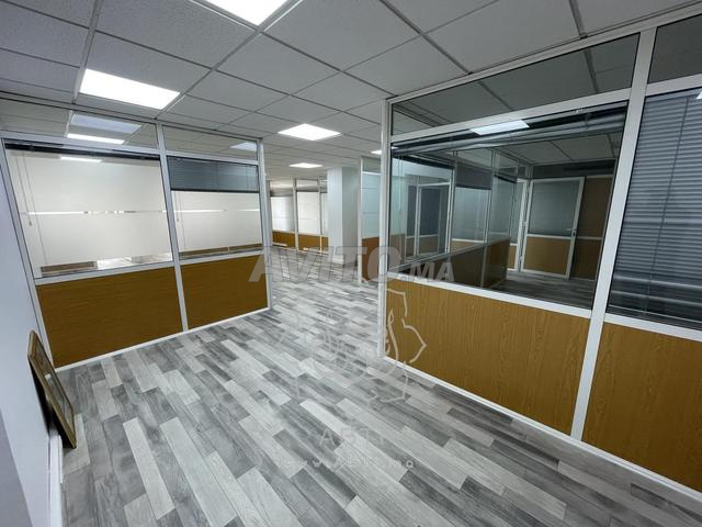 مكتب بلاتو للإيجار 156 متر مربع في شارع زركتوني - 2