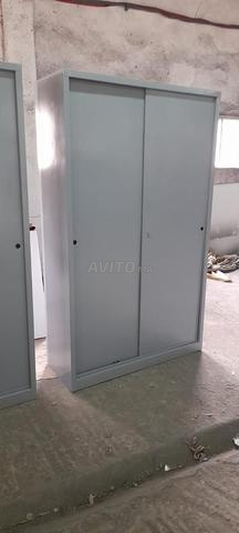 Armoire haute métallique avec 2 portes