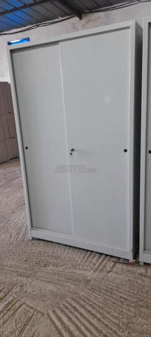 Armoire haute métallique avec 2 portes
