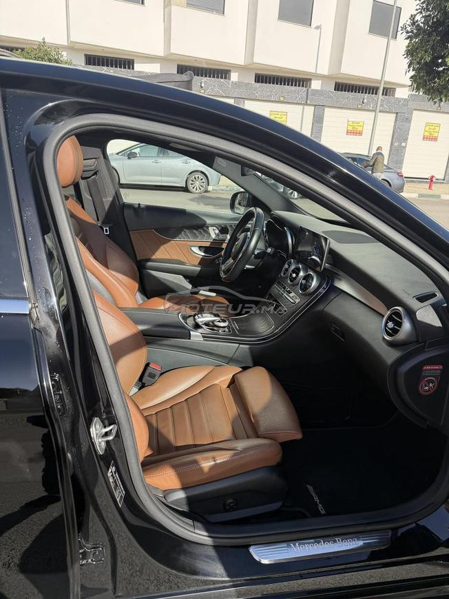 Mercedes-Benz 220 Diesel Automatique 2020 à Salé