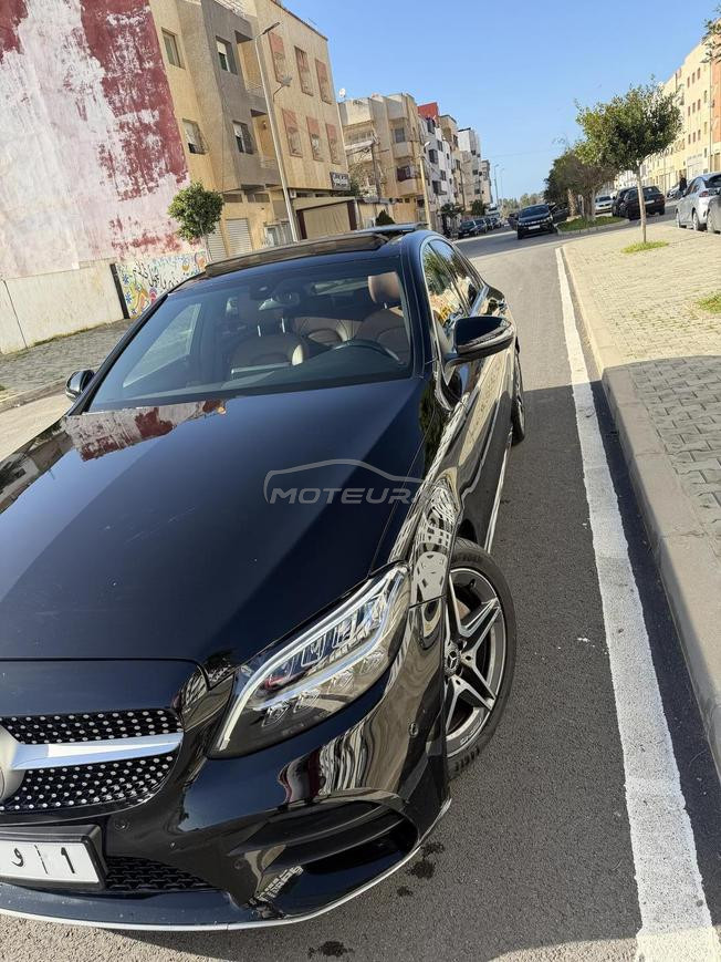Mercedes-Benz 220 Diesel Automatique 2020 à Salé