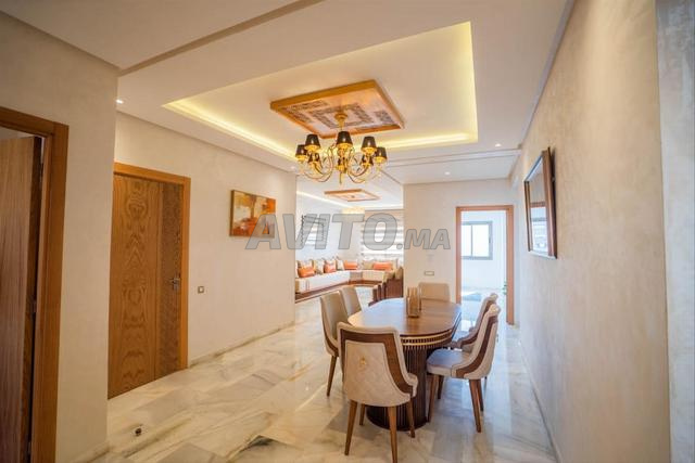 شقة للبيع 196 متر مربع مع تراس كبير - 2