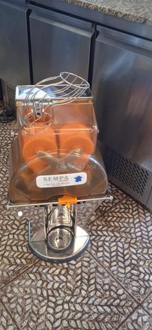 Presse-agrumes automatique