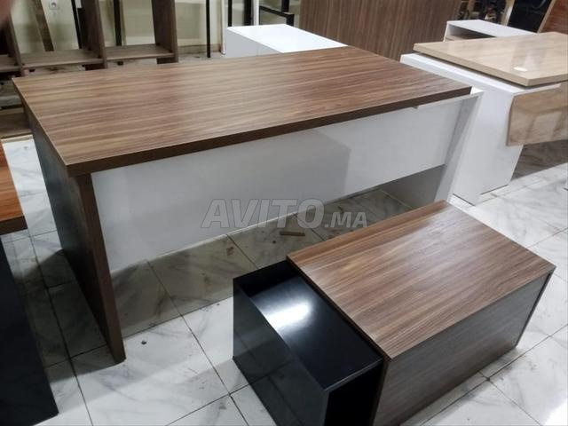 bureau/chaise/armoire/rayonnage/classeur